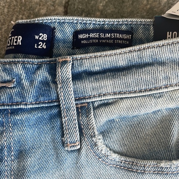 Hollister High Rise Slim Straight Jeans - Picture 5 of 7